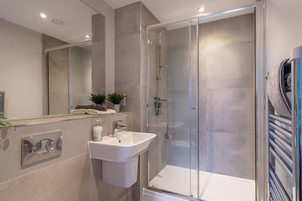 Fantastic 3 Bedroom Manchester Apartment Екстер'єр фото